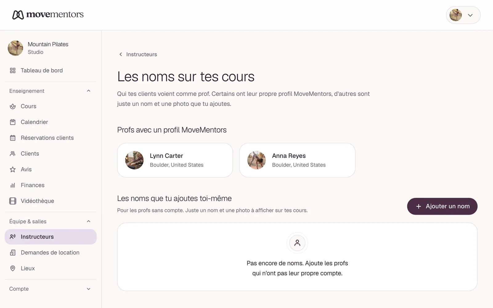 Les noms affichés sur tes cours : les enseignants qui ont leur propre profil et ceux que tu ajoutes toi-même.