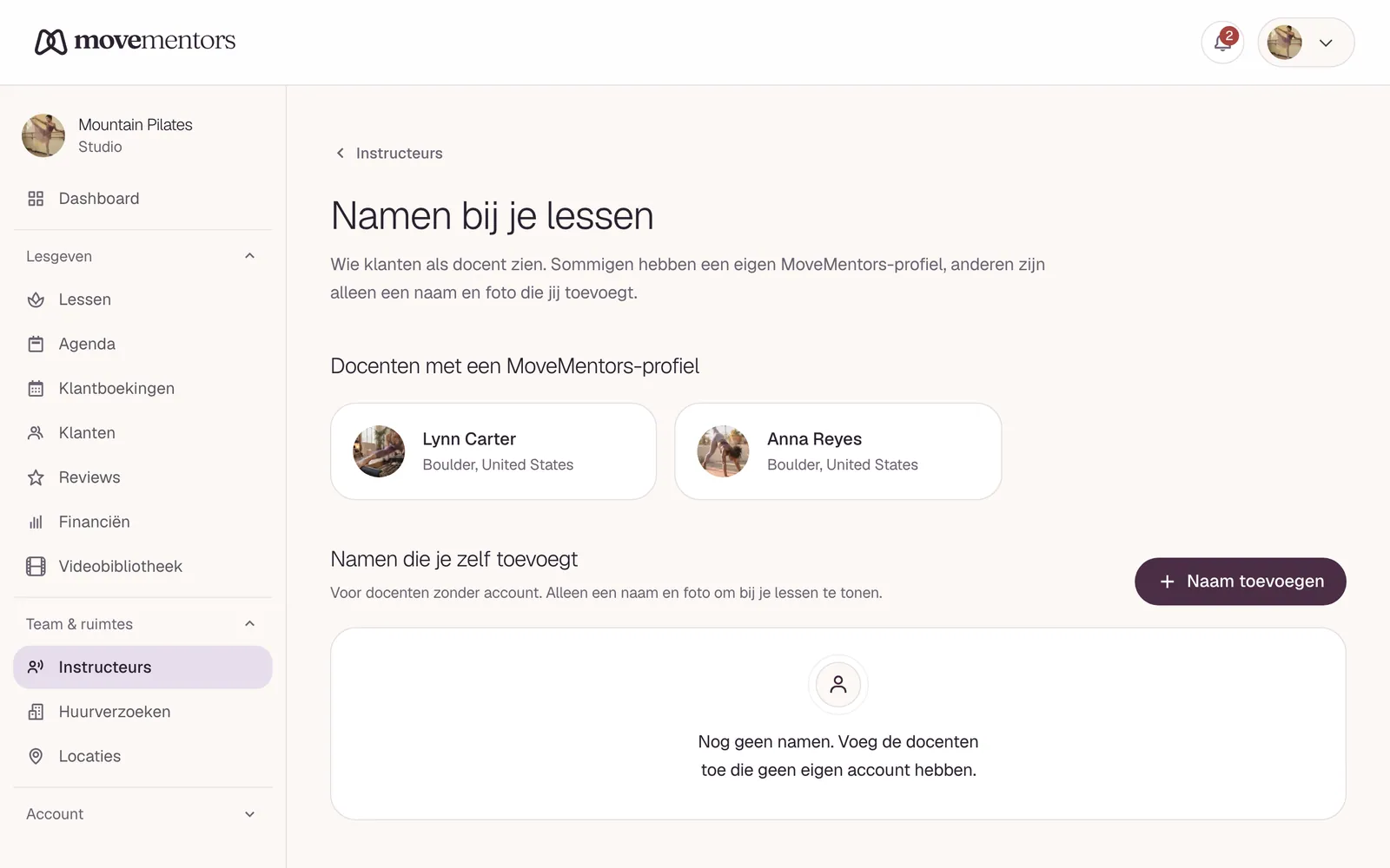 De namen bij je lessen: docenten met een eigen profiel en namen die je zelf toevoegt.